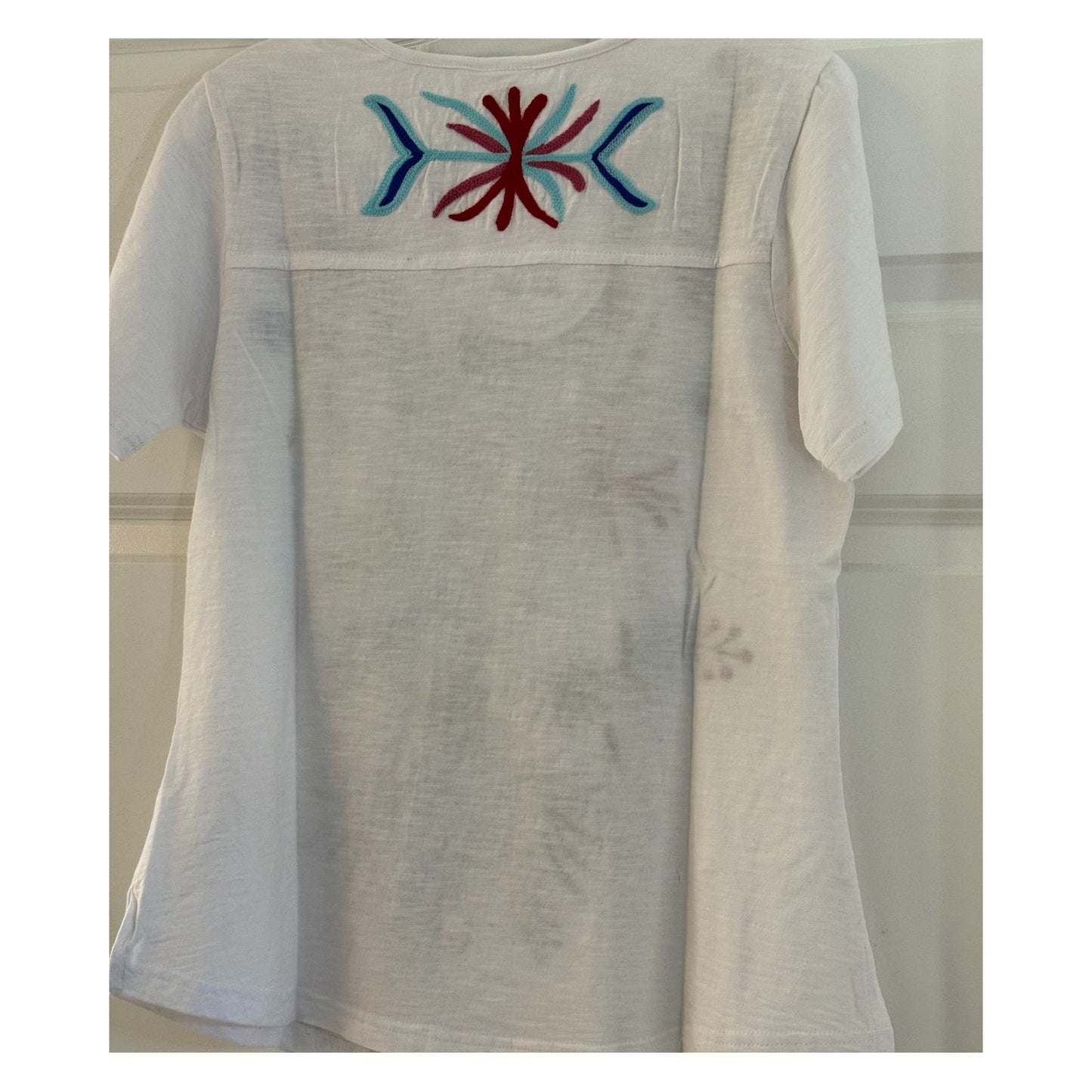 Top - Embroidered Short Sleeve Scoop Neck