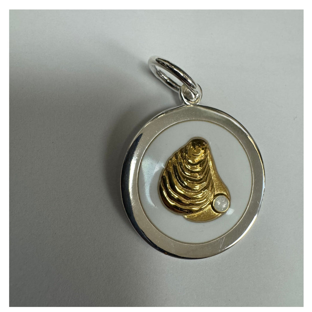 LOLA Medium Oyster Pendant in Alpine White with Silver &amp; Gold