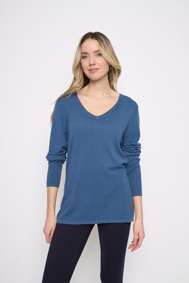 Picadilly Lightweight V-Neck Sweater Knit Top / Teal Blue