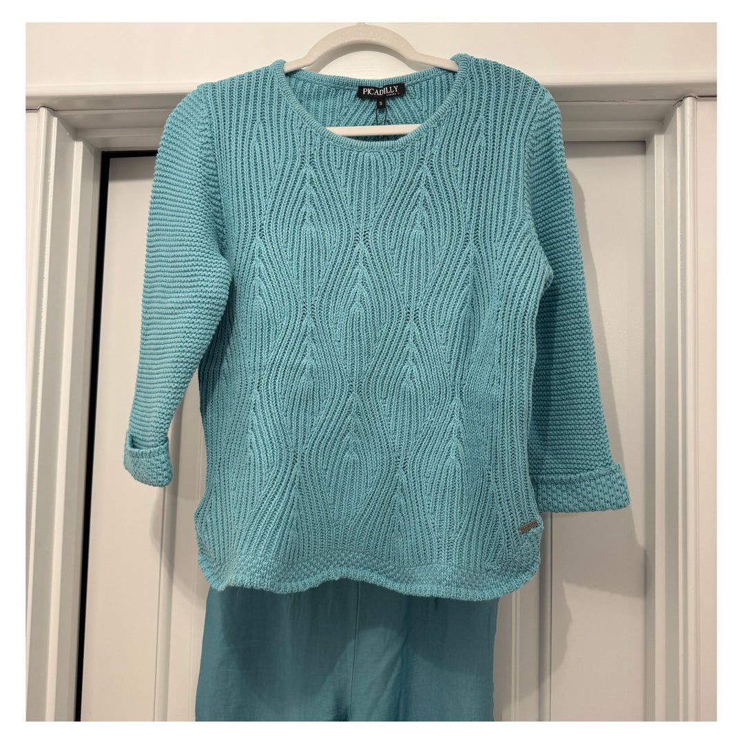 Curved Hem Knit Top
