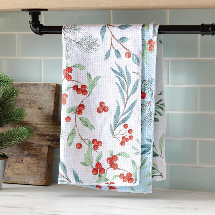 Winter Berry &amp; Greenery Quick-Dry Kitchen Towel